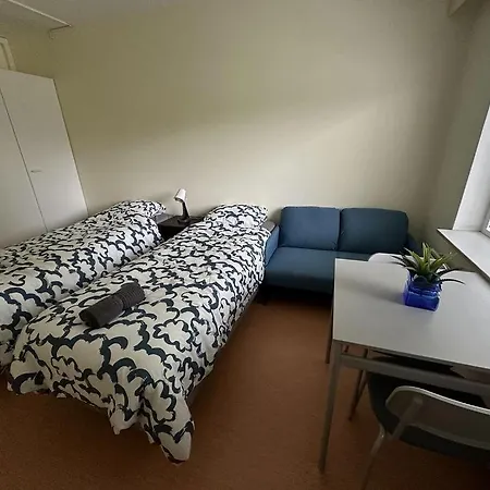 Lepopaikka Lokinpesae, Ja Vandrarhem *