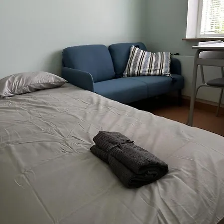 Lepopaikka Lokinpesae, Ja Ahlainen