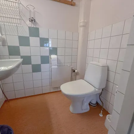 Lepopaikka Lokinpesae, Ja Ahlainen