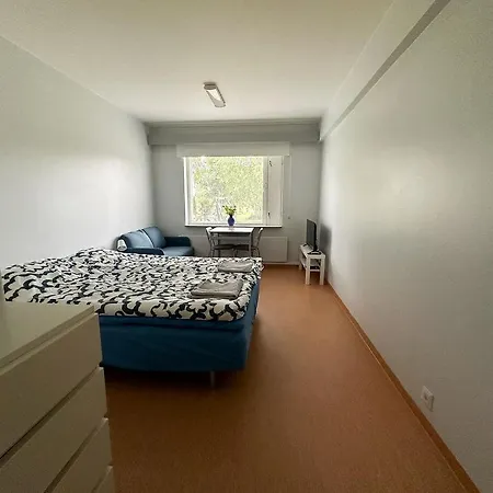 Lepopaikka Lokinpesae, Ja Hostel