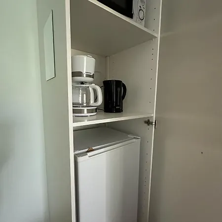 Hostel Lepopaikka Lokinpesae, Ja *