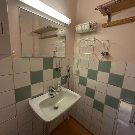 Lepopaikka Lokinpesae, Ja Vandrarhem