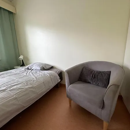 Lepopaikka Lokinpesae, Ja *