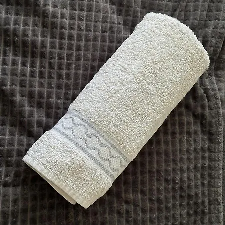 Lepopaikka Lokinpesae, Ja Ahlainen