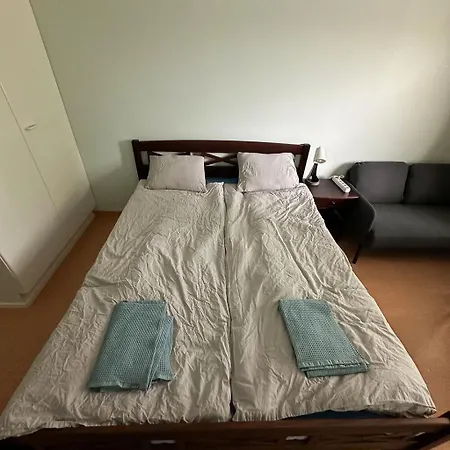 Lepopaikka Lokinpesae, Ja