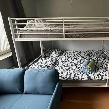 Lepopaikka Lokinpesae, Ja Hostel