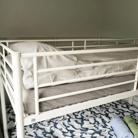 Hostel Lepopaikka Lokinpesae, Ja *