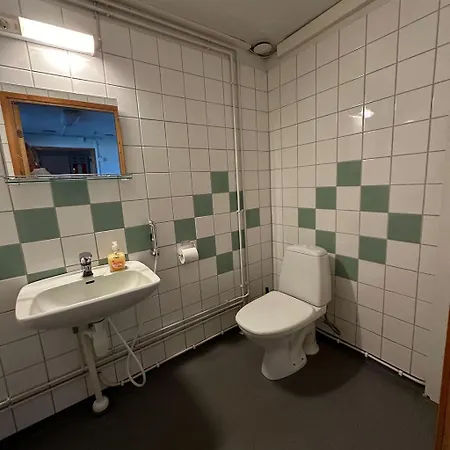 Lepopaikka Lokinpesae, Ja Hostel *