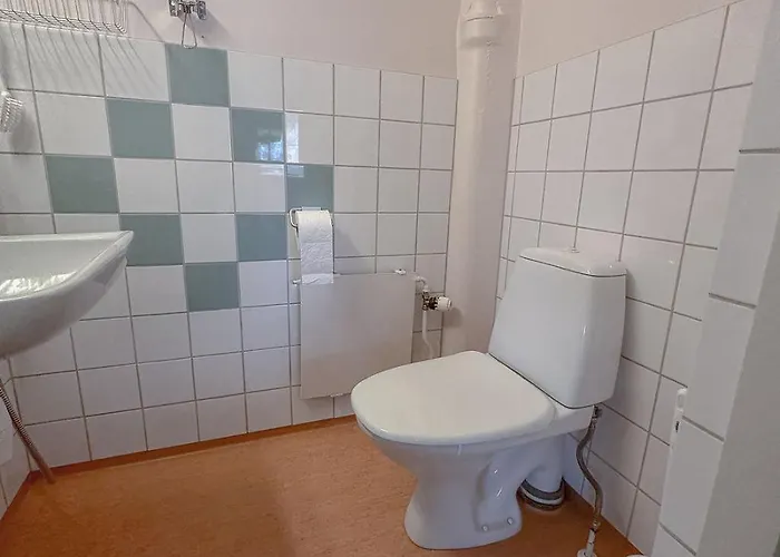 Lepopaikka Lokinpesae, Ja Ahlainen