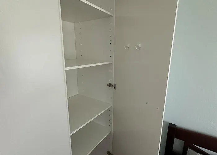 Lepopaikka Lokinpesae, Ja Ostello