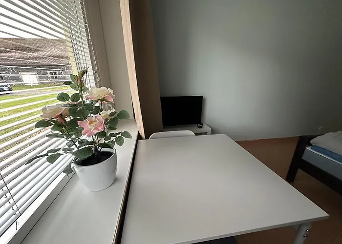 Lepopaikka Lokinpesae, Ja