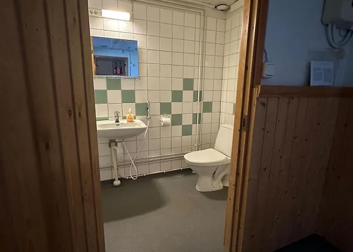 Lepopaikka Lokinpesae, Ja Ostello *