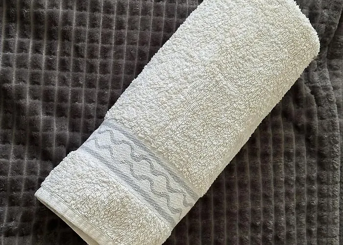 Lepopaikka Lokinpesae, Ja Ahlainen