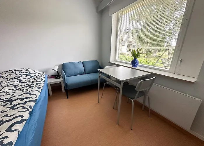 Lepopaikka Lokinpesae, Ja Ahlainen