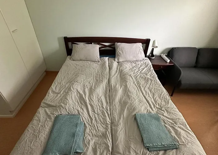 Lepopaikka Lokinpesae, Ja