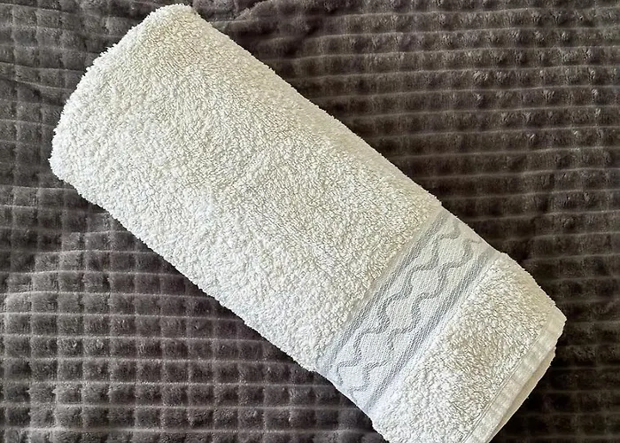 Lepopaikka Lokinpesae, Ja Ostello *