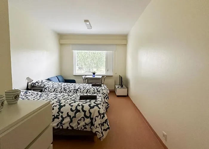 Lepopaikka Lokinpesae, Ja *