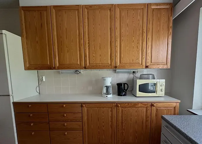 Lepopaikka Lokinpesae, Ja Ostello