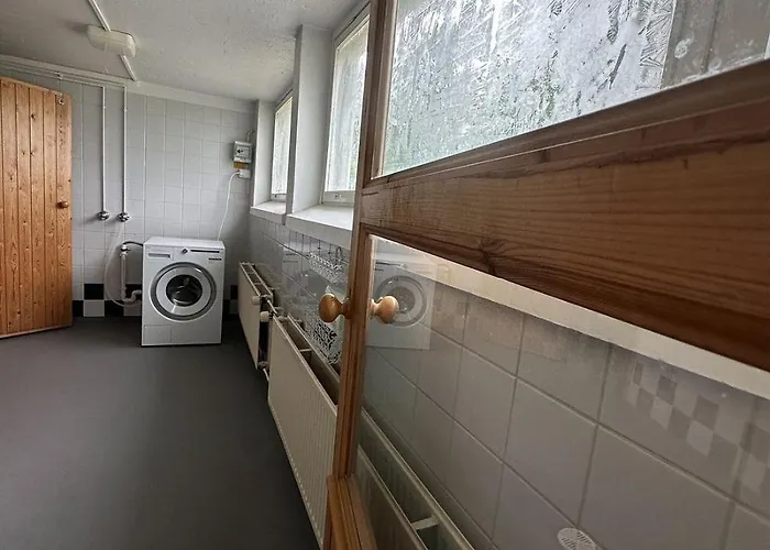 Lepopaikka Lokinpesae, Ja Ostello *