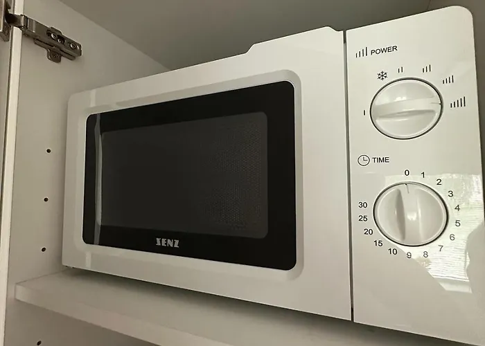 Ostello Lepopaikka Lokinpesae, Ja Ahlainen